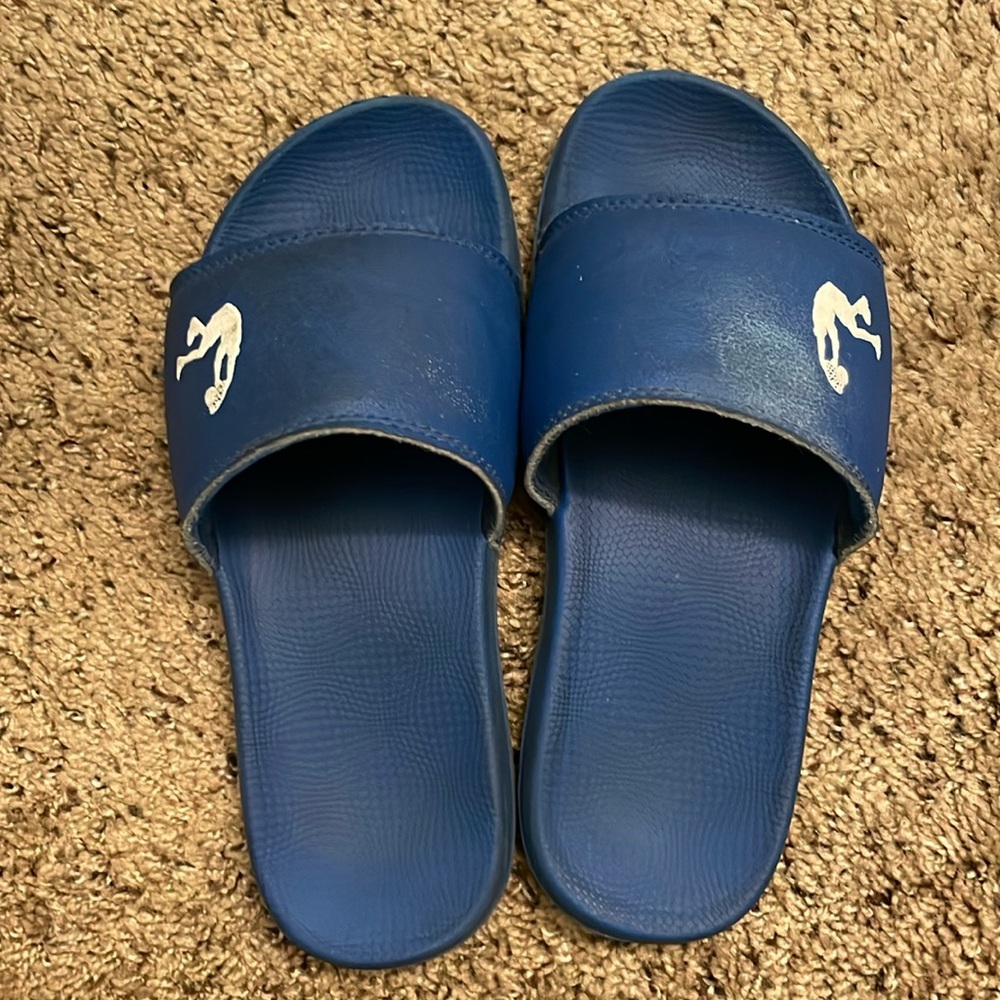 Shaq slides size 2/3
